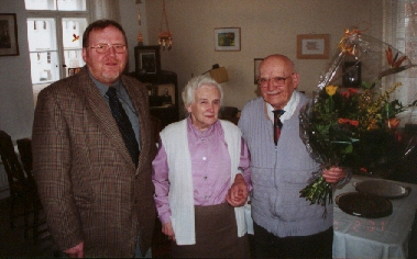 vrnl.: Dr. Biskupski, seine Frau, Herr Bsler