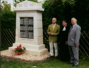 Bei der Einweihung des Kriegerdenkmals in Ltzschena