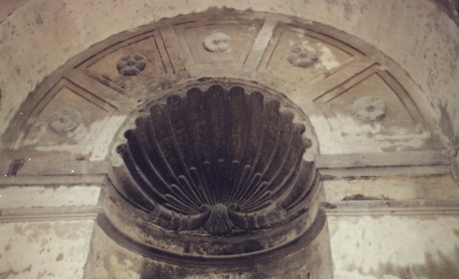 Die Nischenwand in der Gedchtnishalle des Bismarckturms Ltzschena