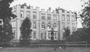 Das Lützschenaer Schloss in englischer Neugotik